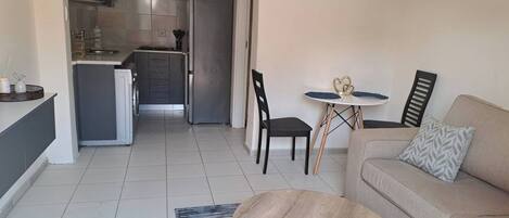 Apartment, 1 Bedroom, Patio, Garden View | Interior
