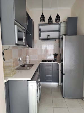Apartment, 1 Bedroom, Patio, Garden View | Interior
