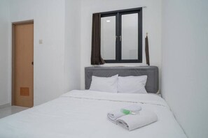 Quarto casal luxo | Wi-Fi de cortesia, roupa de cama