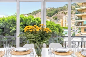Family Apartment, City View | Living area