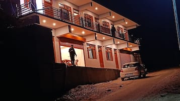 Mặt tiền nơi lưu trú