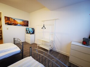 Bügeleisen/Bügelbrett, WLAN, Bettwäsche