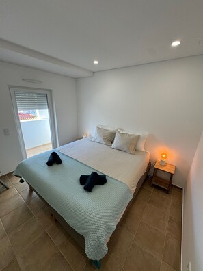 3 habitaciones, cuna de viaje, wifi y ropa de cama 