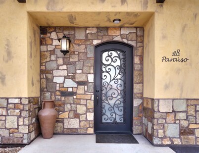 Luxury Downtown Rental (Hot Tub/Pet Friendly) #8