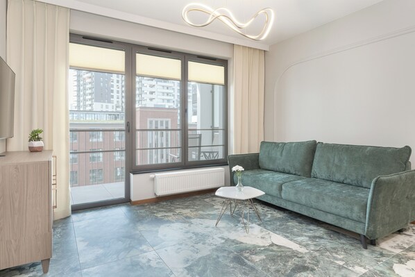 Apartment, 1 Bedroom, Balcony | Living room