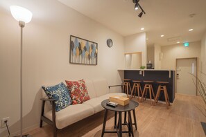 Classic Villa | Living area | Flat-screen TV - Sflat Tengachaya (Osaka)