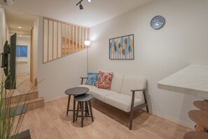 Classic Villa | Living area | Flat-screen TV - Sflat Tengachaya (Osaka)