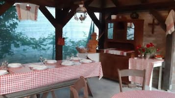 Departamento (One Bedroom Apartment with Balcony) | Comedor