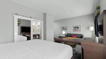 Studio, 1 King Bed, Accessible (Hearing) | Free WiFi