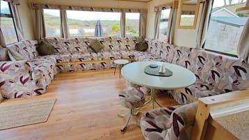 Chalet | Living area | TV