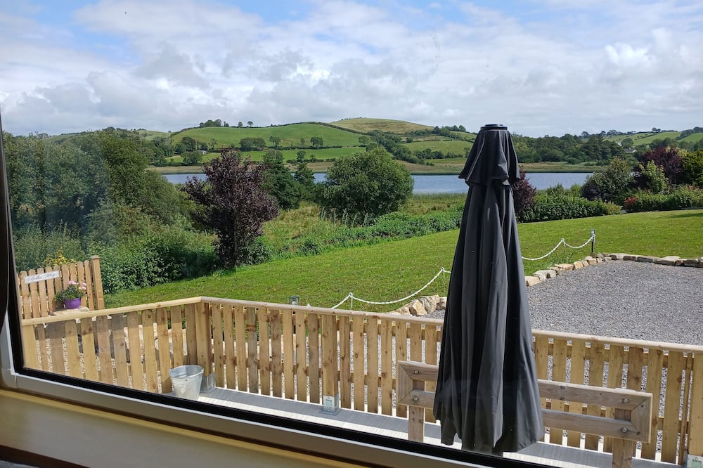 Mobile Home - Sleeps 6 - Pets Ok - Parking - Tullycullion