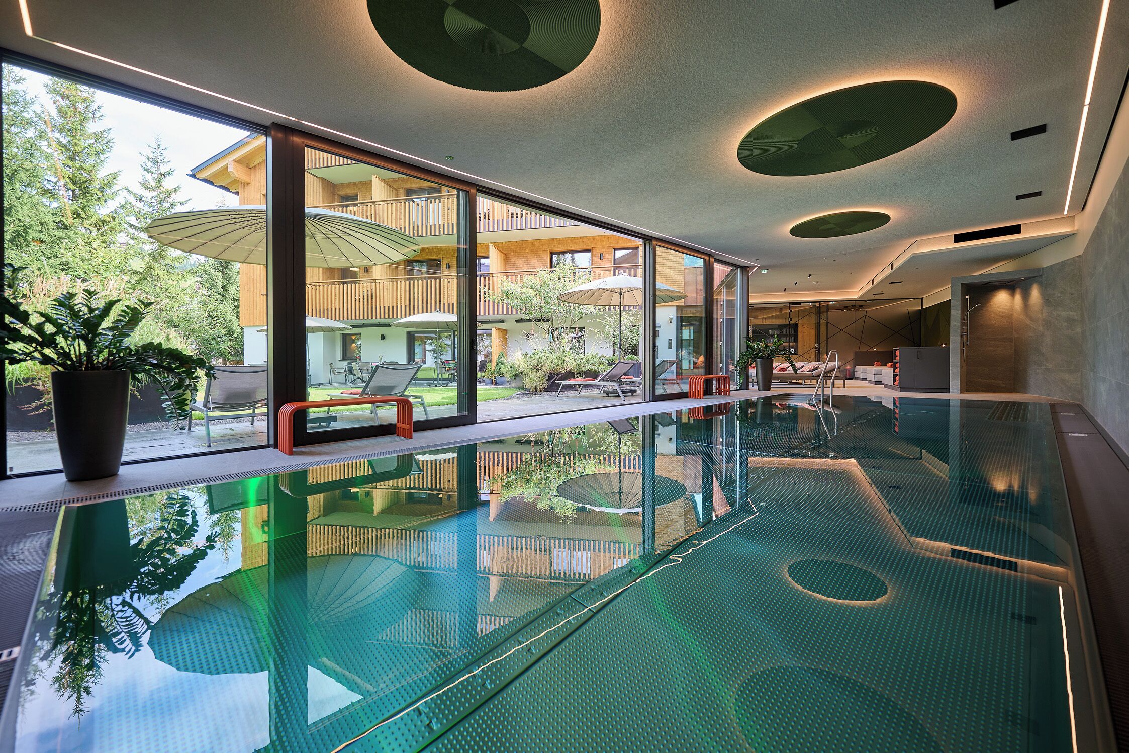 Exercise/lap pool