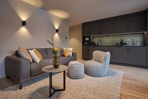 Fridge, microwave, stovetop, dishwasher - Aparthotel Dorf570 (Lech am Arlberg)