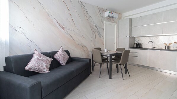 Apartment (1 Bedroom) | Front of property - Italianway - Fara 29 (Milan)