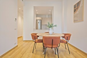 Superior Apartment | Dining room