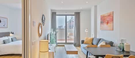 Classic Apartment | Dining room