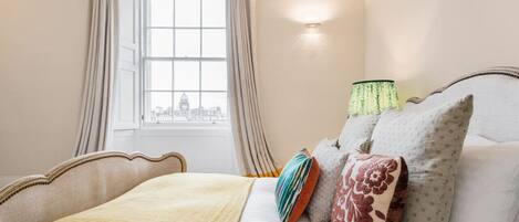 3 間睡房、熨斗/熨衫板、可攜式嬰兒床、Wi-Fi