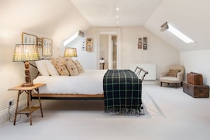 3 habitaciones, tabla de planchar con plancha, cuna de viaje y wifi 
