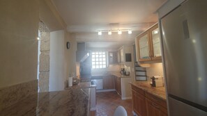 Mikrowelle, Ofen, Herdplatte, Geschirrspüler