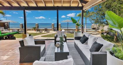 Villa Avalon - Ocean front property located in Rincon