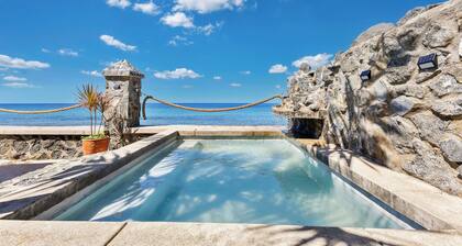 Villa Avalon - Ocean front property located in Rincon