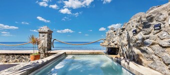 Villa Avalon - Ocean front property located in Rincon