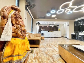 Reception hall - Hotel Yashasvi inn - Puri near Sea Beach (Brahmagiri)