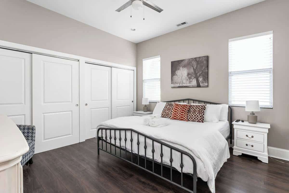 4 camere, ferro/asse da stiro, Wi-Fi