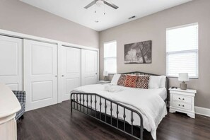4 Schlafzimmer, Bügeleisen/Bügelbrett, WLAN