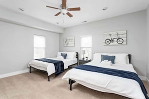 4 bedrooms, iron/ironing board, WiFi, bed sheets - 4BR Family Retreat | Ideal Location | Sleeps 15! (Indianapolis)