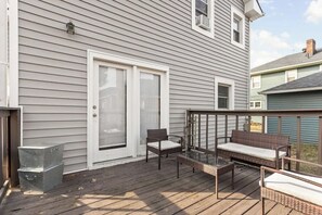 Terrace/patio - Charming Getaway - Outdoor Deck - Patio (Indianapolis)