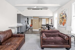 TV, offices - Downtown Gem on Quiet Street, Great Location! (Indianapolis)