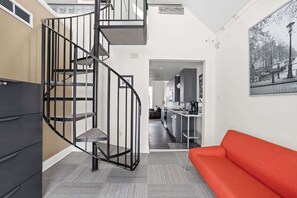 TV, offices - Downtown Gem on Quiet Street, Great Location! (Indianapolis)