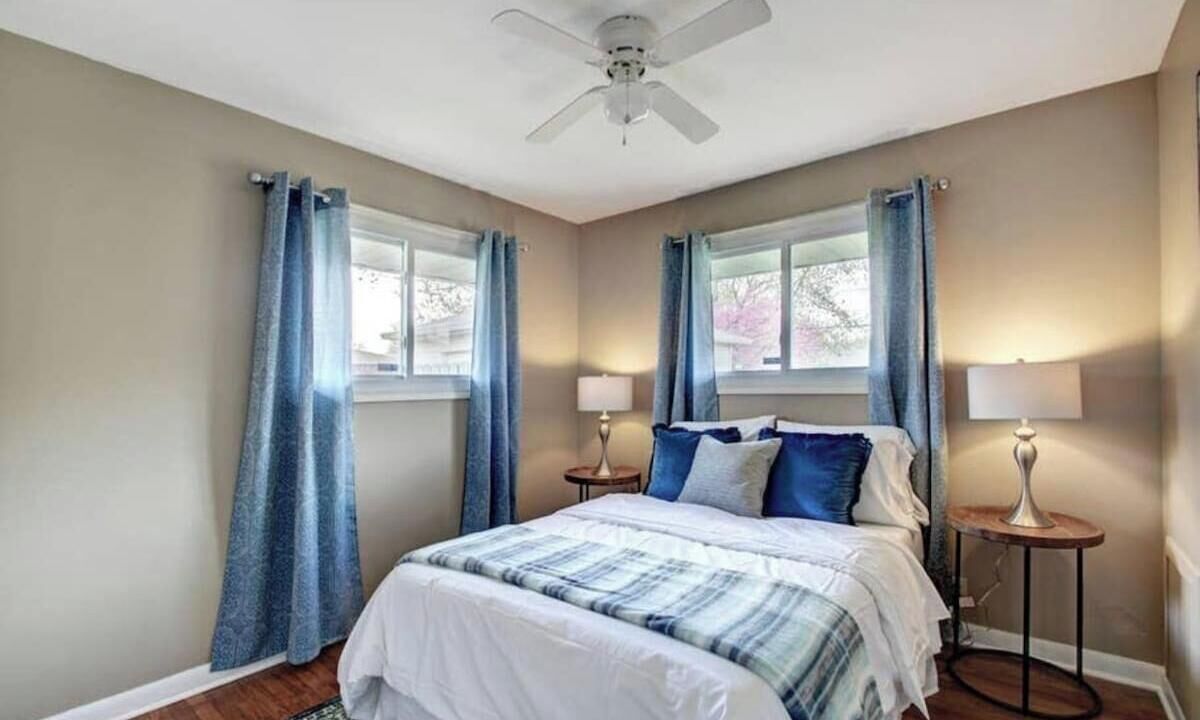 4 dormitoris, planxa i posts de planxar, wifi i roba de llit 