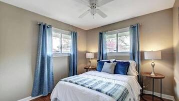 4 dormitoris, planxa i posts de planxar, wifi i roba de llit