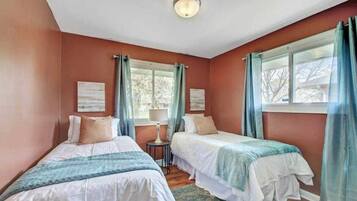 4 Schlafzimmer, Bügeleisen/Bügelbrett, WLAN, Bettwäsche