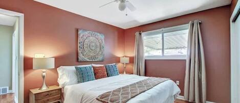 4 bedrooms, iron/ironing board, WiFi, bed sheets