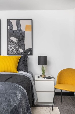 1 bedroom, desk, iron/ironing board, WiFi - Luxe Penthouse Condo | City Views • Parking • Fire (Crawfordsville)