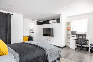 1 slaapkamer, een strijkplank/strijkijzer, wifi, beddengoed