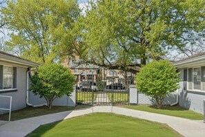 Property grounds - 2BR Indy Retreat | Easy Parking • Near Downtown (Indianapolis)