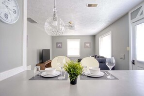 Interior - Explore Indy in Perfect Location - Cozy 1BR (Indianapolis)