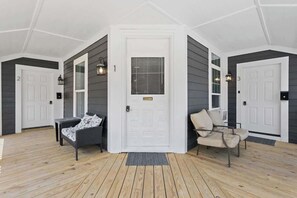 Interior - New Castle Retreat, Stay in Style! (New Castle)