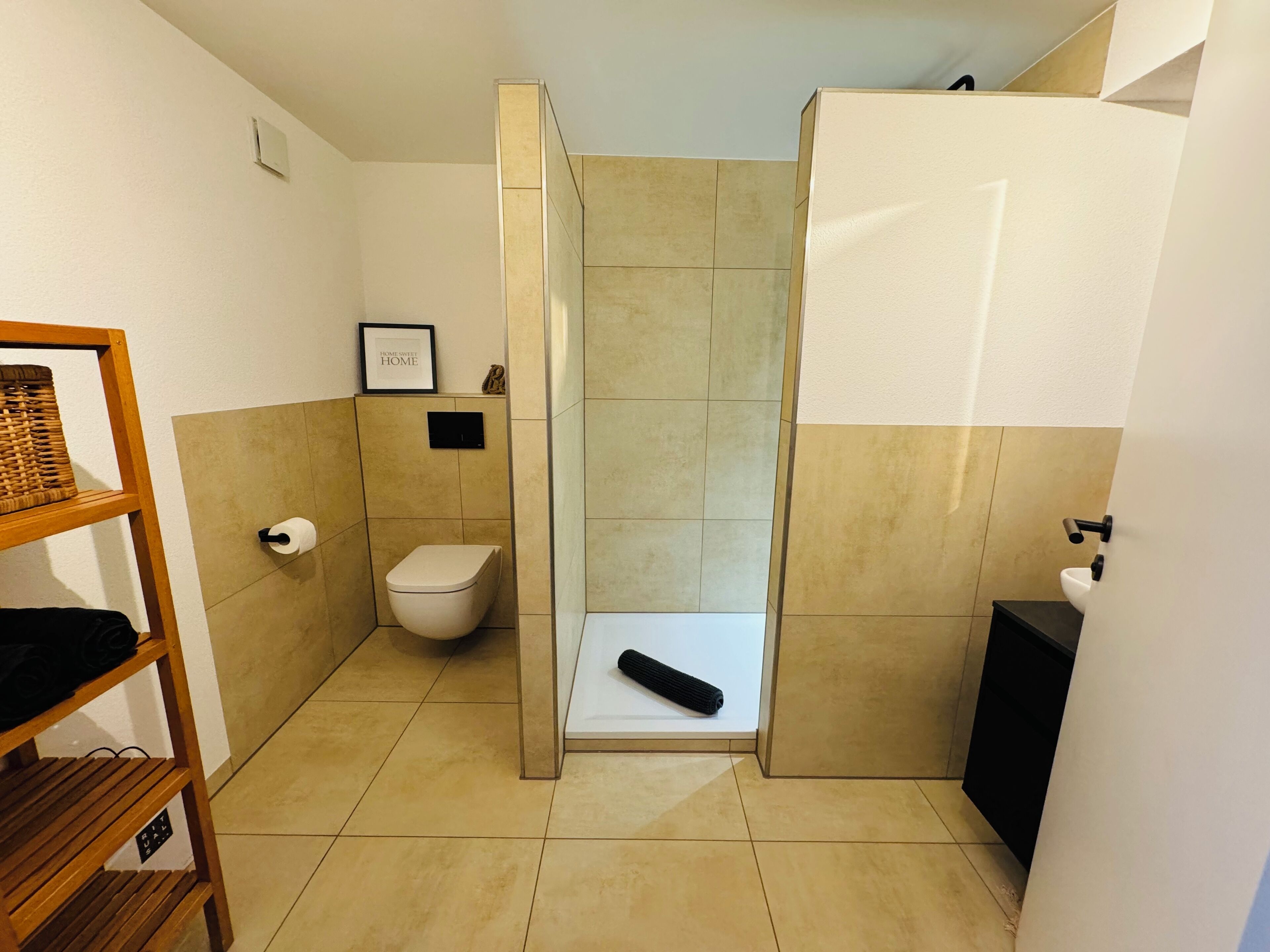 Dusche, Handtücher, Toilettenpapier