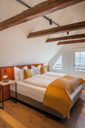 Luxury House, Private Pool, Hill View