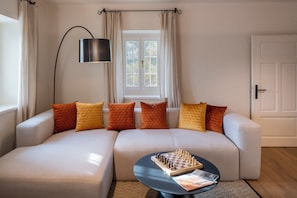 Luxury House, Private Pool, Hill View | Living area | 100-cm Smart TV with digital channels - Traminerhaus (Kloech)