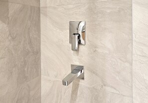 Bathroom shower - Marmada Suites (Istanbul)