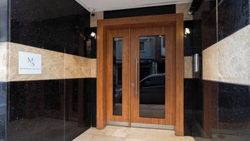 Majoituspaikan sisäänkäynti