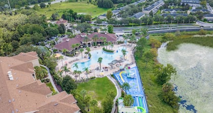 3-bedroom townhome in delightful Kissimmee with WiFi, AC, and Cable TV.