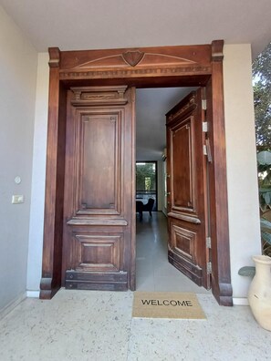 Interior entrance - HaSharon Serene Villa by Sea N' Rent (Hod HaSharon)