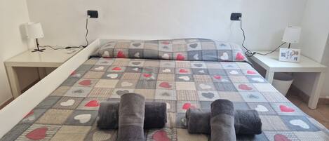 1 bedroom, WiFi, bed sheets